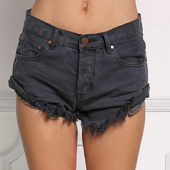 Frayed Bandit Cuffed Shorts Charcoal - Picture 2 of 6
